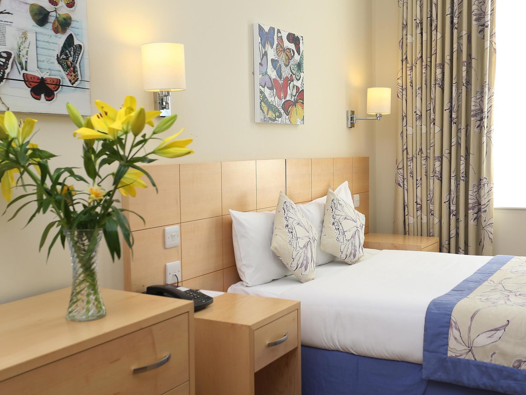 Oliver Plaza Hotel London Ngoại thất bức ảnh