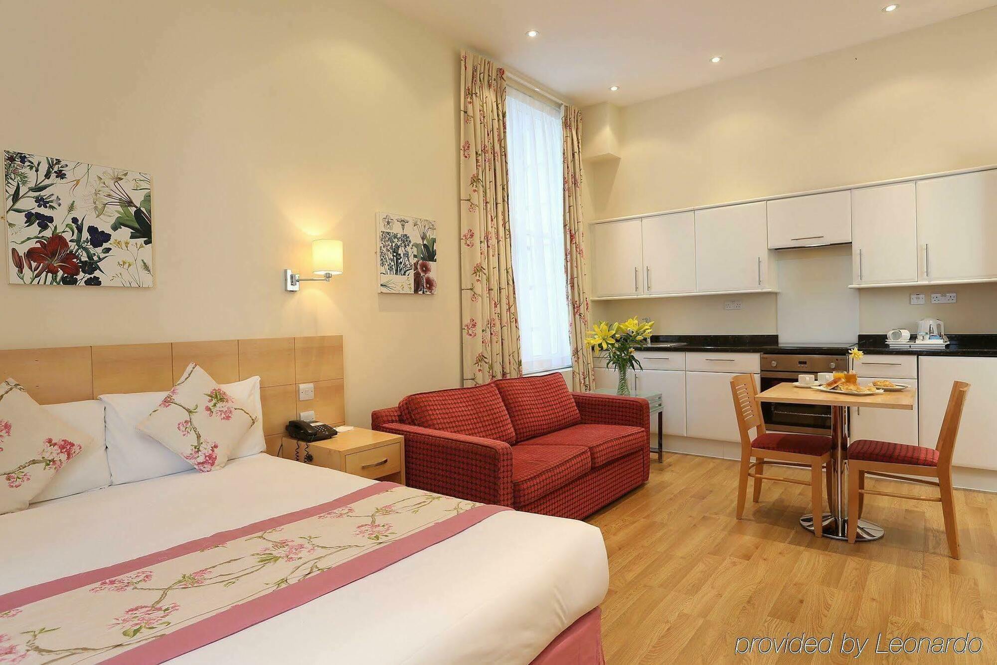 Oliver Plaza Hotel London Ngoại thất bức ảnh